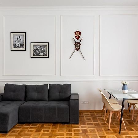 Alfa Apartments Grushevskoho 7 ลวีฟ ภายนอก รูปภาพ