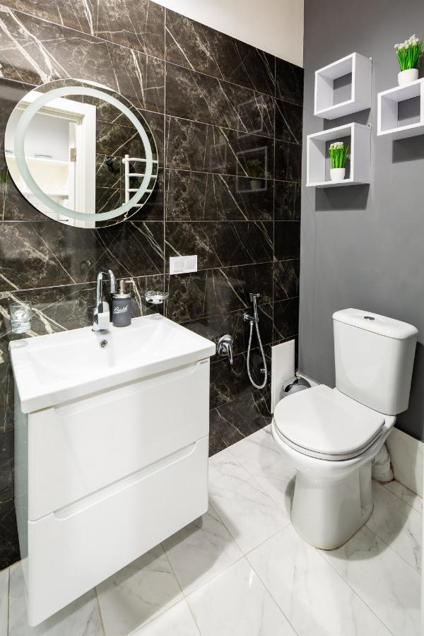 Alfa Apartments Grushevskoho 7 ลวีฟ ภายนอก รูปภาพ