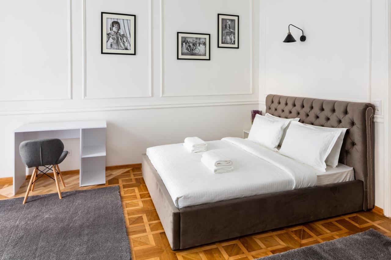 Alfa Apartments Grushevskoho 7 ลวีฟ ภายนอก รูปภาพ