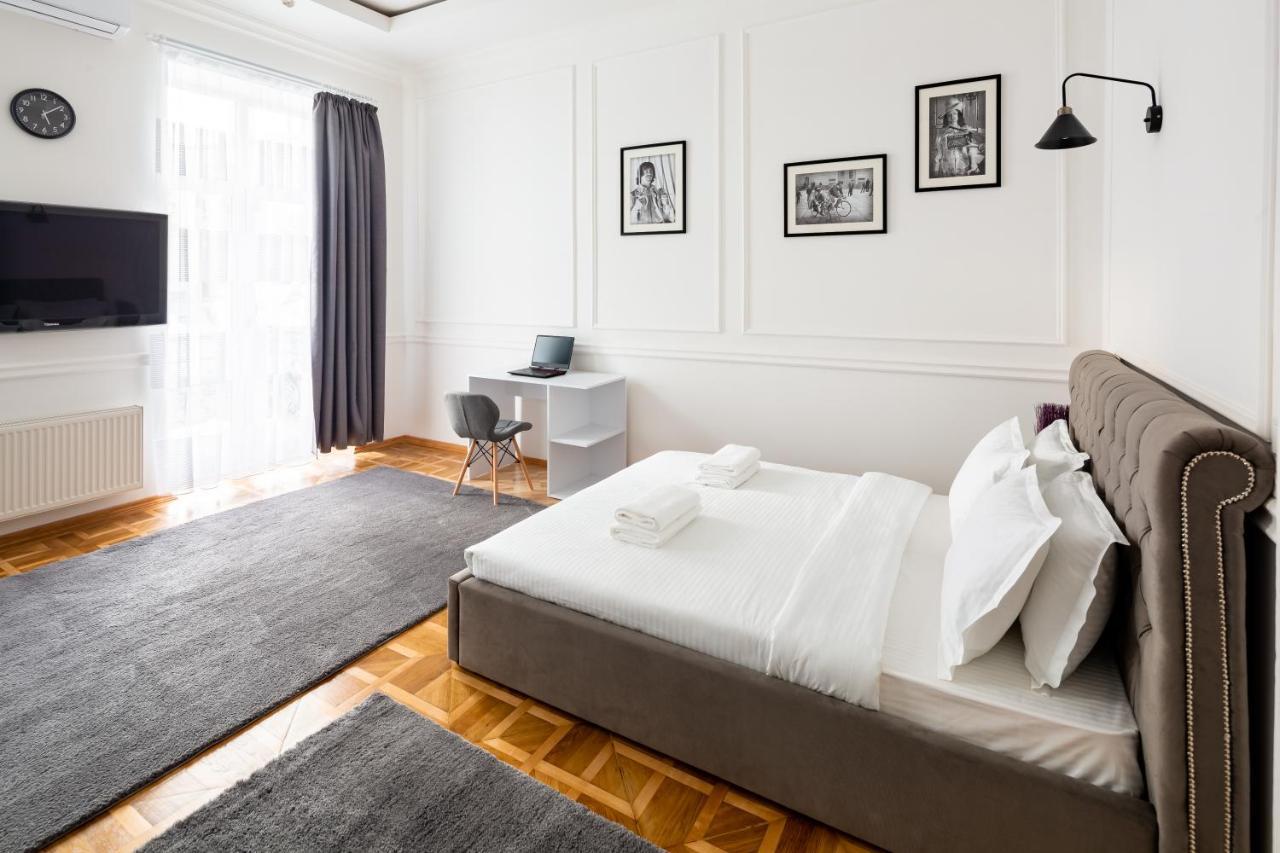 Alfa Apartments Grushevskoho 7 ลวีฟ ภายนอก รูปภาพ